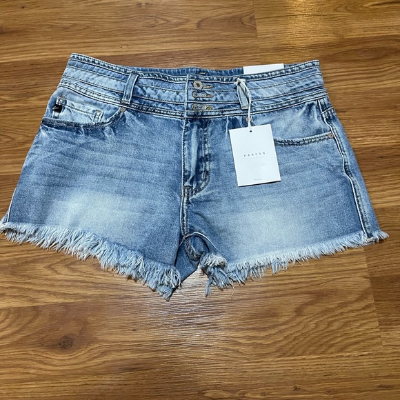 đź’™KANCANđź’™ NWT- High Rise Shorts - Picture 2 of 8